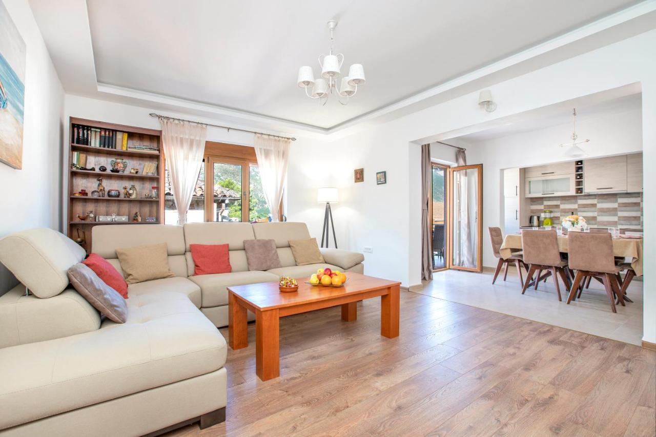 Seafoam Apartment Котор Екстер'єр фото