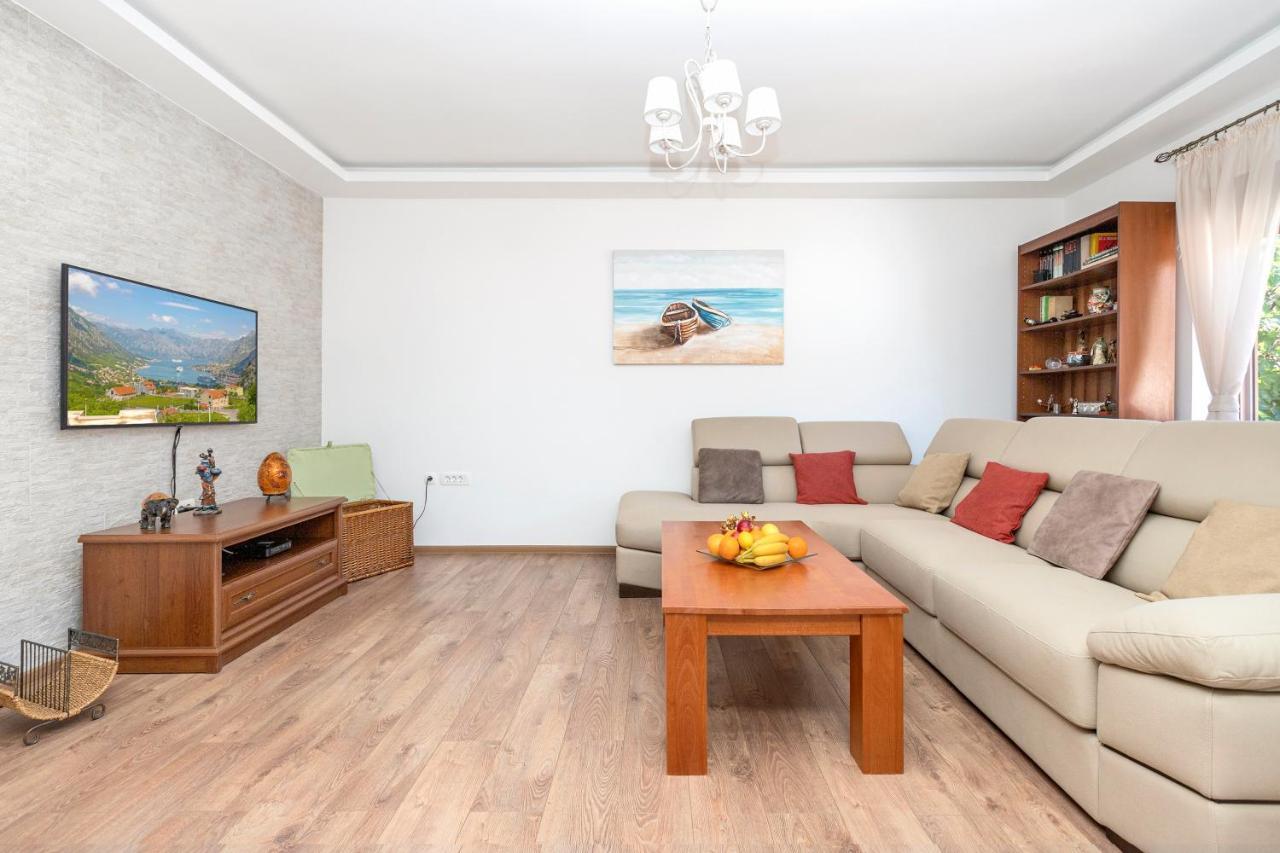 Seafoam Apartment Котор Екстер'єр фото